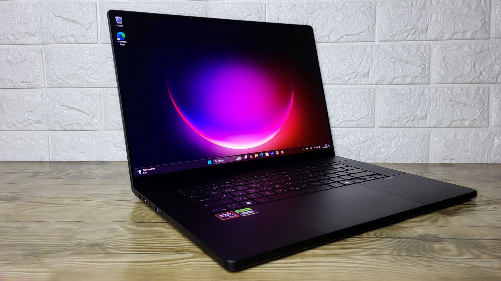 Đánh giá ASUS ProArt P16 (H7606WI): Liệu một chiếc laptop 16 inch có thể vừa mạnh mẽ, vừa gọn nhẹ dành cho mọi người? 1 ASUS ProArt P16 H7606WI 1