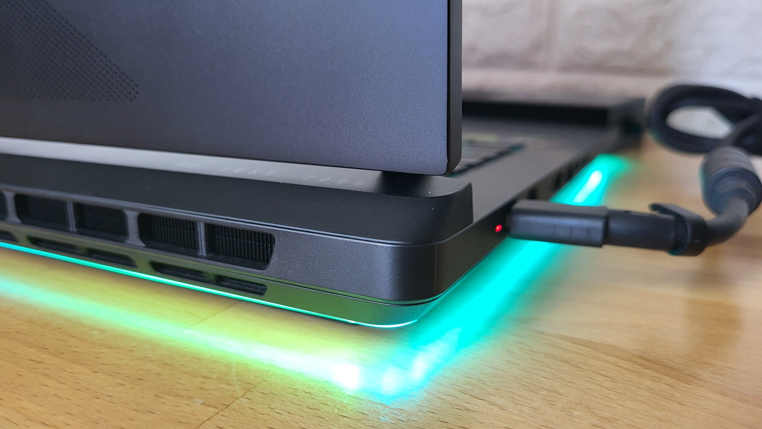 Đánh giá ASUS ROG Strix SCAR 18 (G835LX): Màn hình Mini-LED 240Hz, RTX 5090 - Đỉnh cao trải nghiệm 47 ASUS ROG Strix SCAR 18 G835LX 13