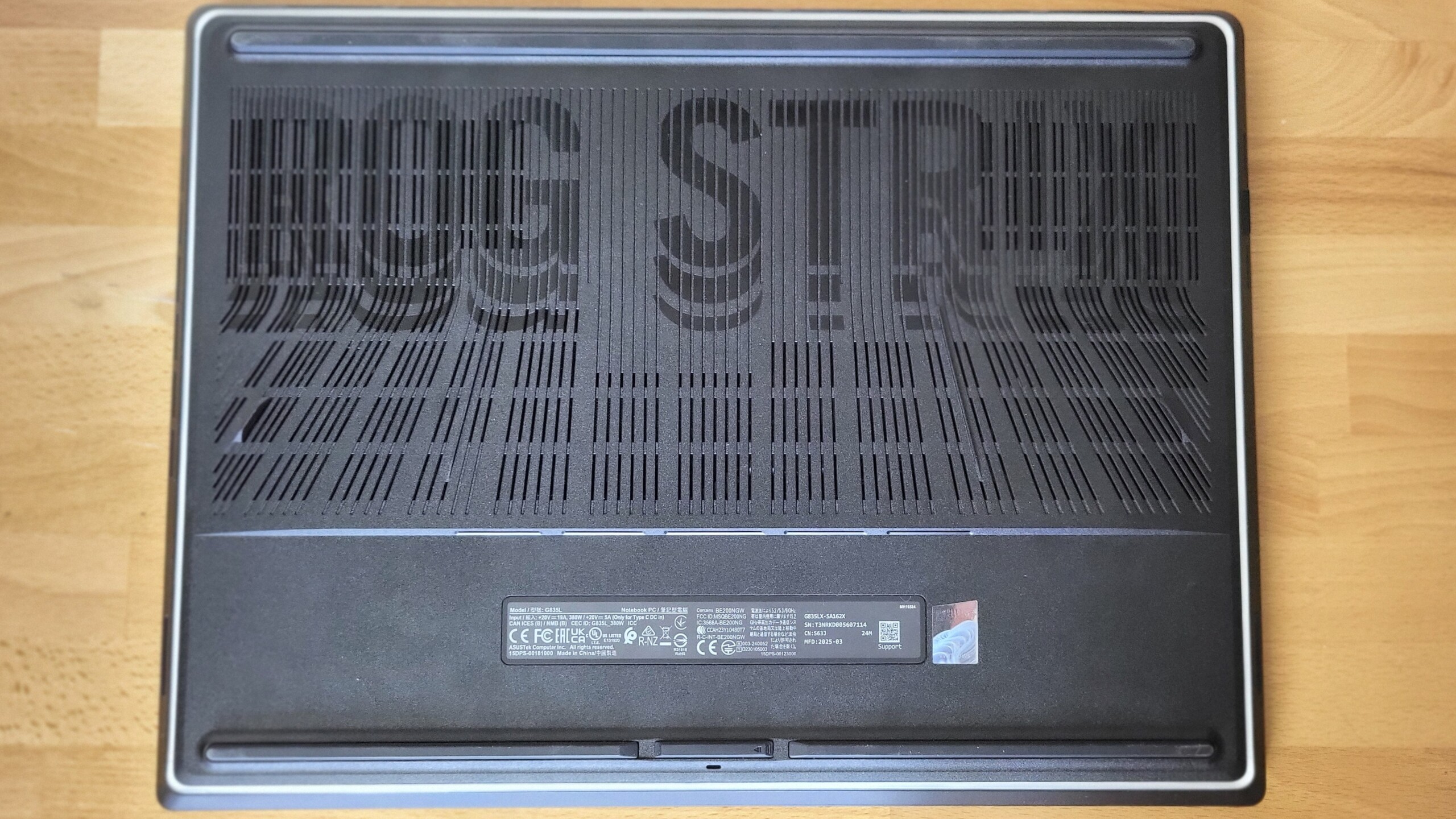 Đánh giá ASUS ROG Strix SCAR 18 (G835LX): Màn hình Mini-LED 240Hz, RTX 5090 - Đỉnh cao trải nghiệm 46 ASUS ROG Strix SCAR 18 G835LX 14