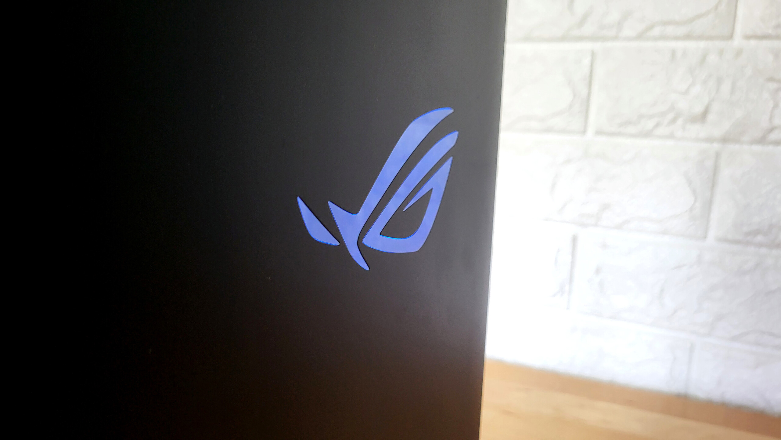 Đánh giá ASUS ROG Strix SCAR 18 (G835LX): Màn hình Mini-LED 240Hz, RTX 5090 - Đỉnh cao trải nghiệm 43 ASUS ROG Strix SCAR 18 G835LX 17