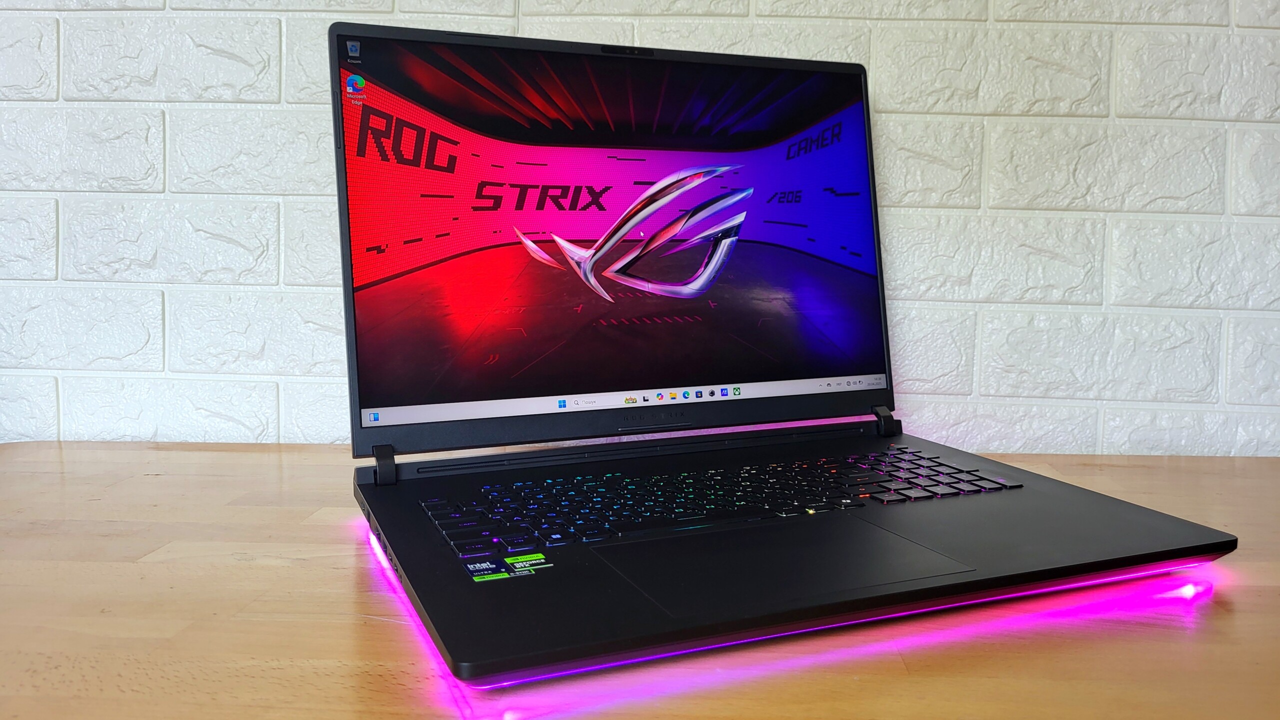 Đánh giá ASUS ROG Strix SCAR 18 (G835LX): Màn hình Mini-LED 240Hz, RTX 5090 - Đỉnh cao trải nghiệm 42 ASUS ROG Strix SCAR 18 G835LX 18