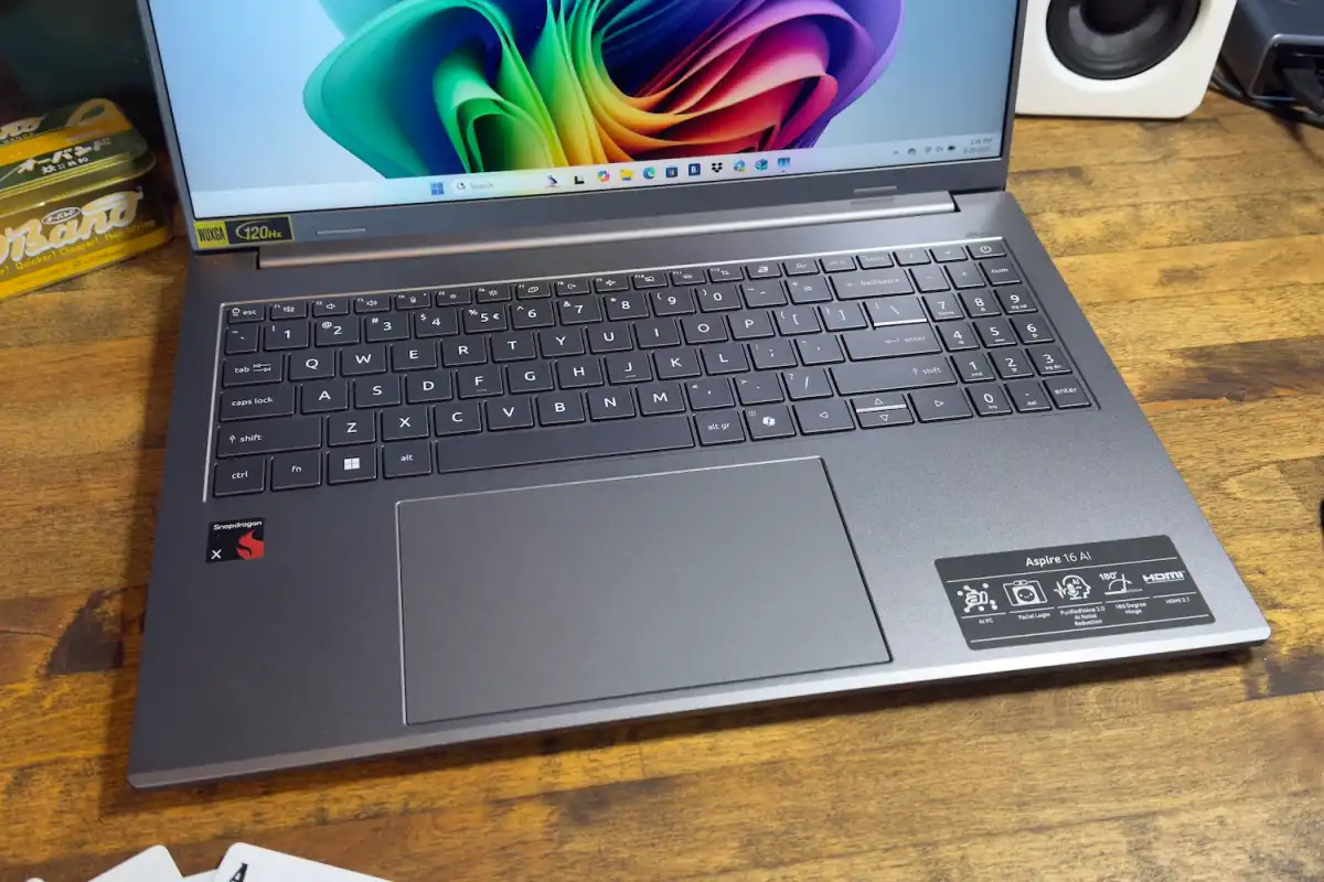 Đánh giá Acer Aspire 16 AI: Laptop AI màn lớn, Pin khủng 27 giờ đỉnh cao 13 Acer Aspire 16 AI 3