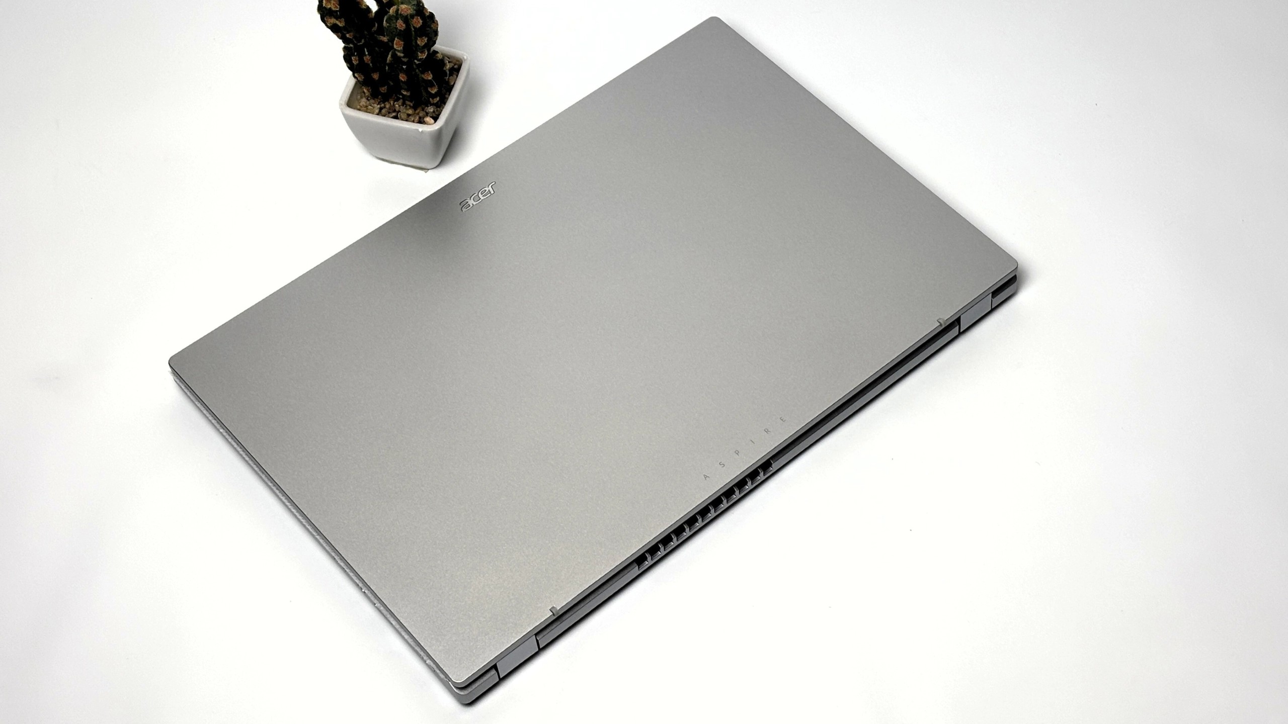 Đánh giá Acer Aspire Go 15 AG15-71P: Lựa chọn hoàn hảo cho học tập và làm việc – Mượt mà, sang trọng và tiết kiệm! 32 Acer Aspire Go 15 AG15 71P 25