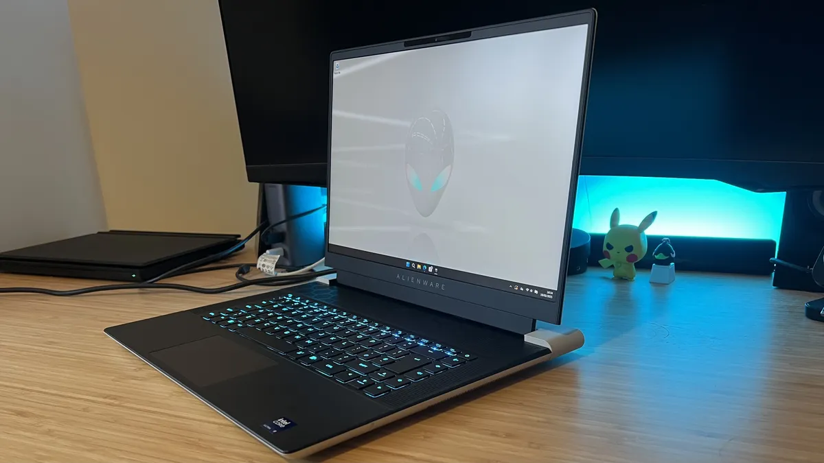 Alienware X16 R2 1