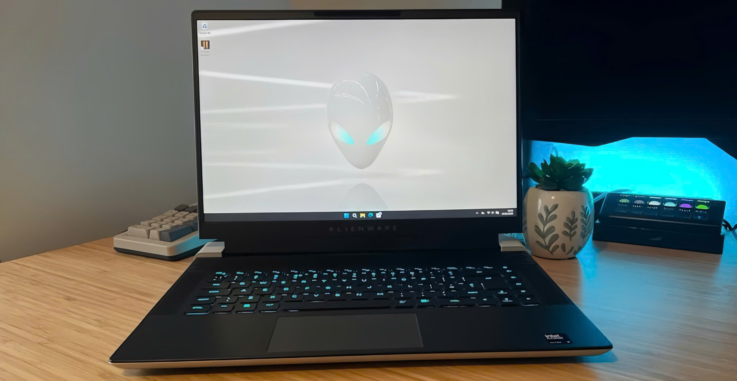 Alienware X16 R2 2 e1758622914928