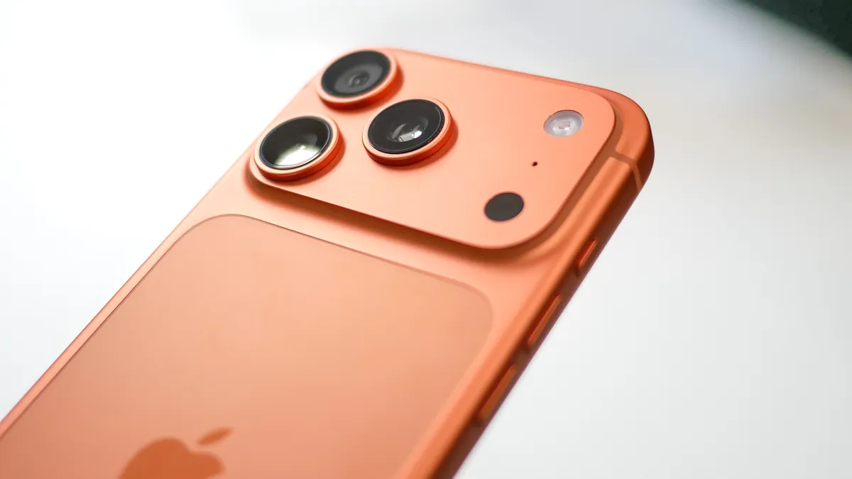 Trải nghiệm iPhone 17 Pro & 17 Pro Max: Đột phá lớn nhất sau nhiều năm 11 Apple iPhone 17 Pro and 17 Pro Max 4