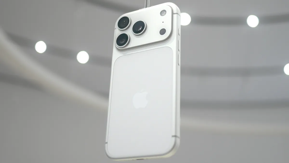 Trải nghiệm iPhone 17 Pro & 17 Pro Max: Đột phá lớn nhất sau nhiều năm 13 Apple iPhone 17 Pro and 17 Pro Max 6