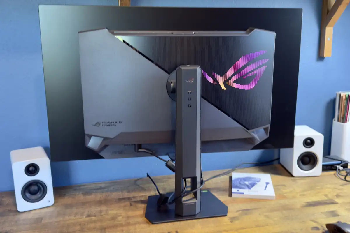 Đánh giá Asus ROG Strix OLED XG32UCWG: Màn hình dual-mode tỏa sáng rực rỡ 11 Asus ROG Strix OLED XG32UCWG 2