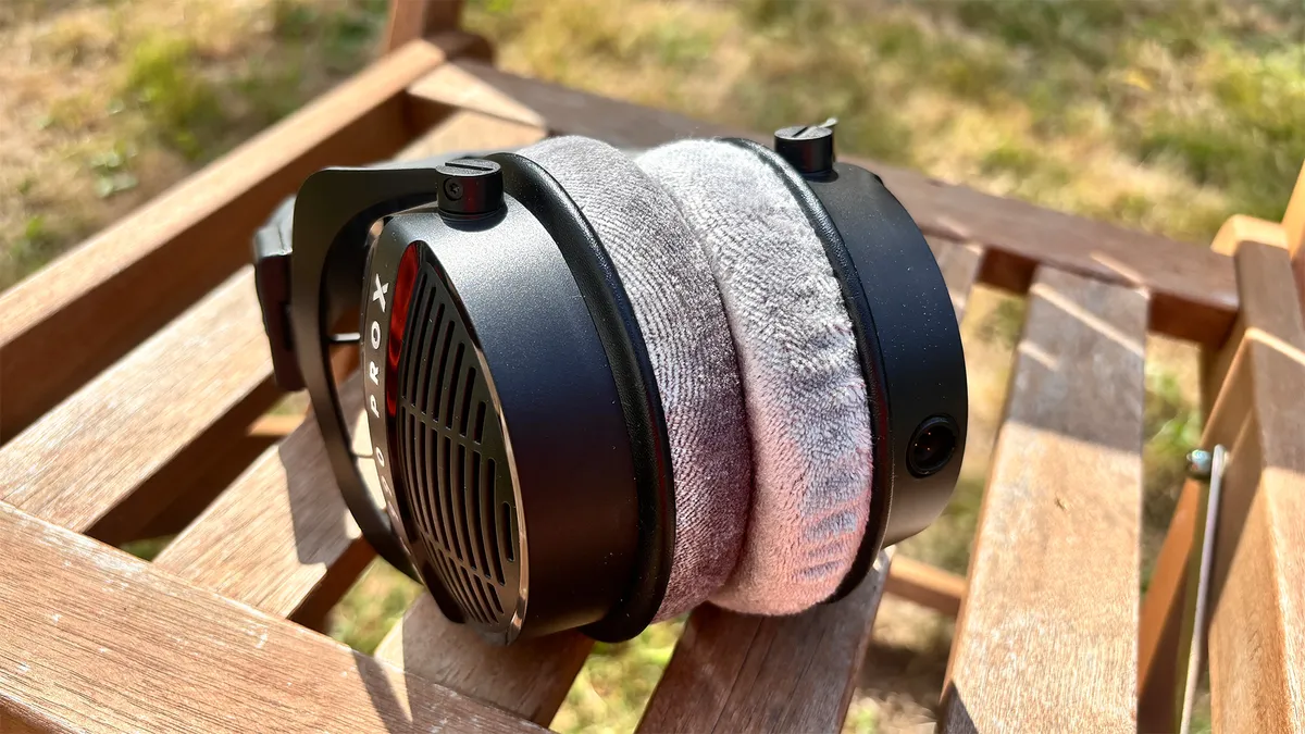 Beyerdynamic DT 990 Pro X 1