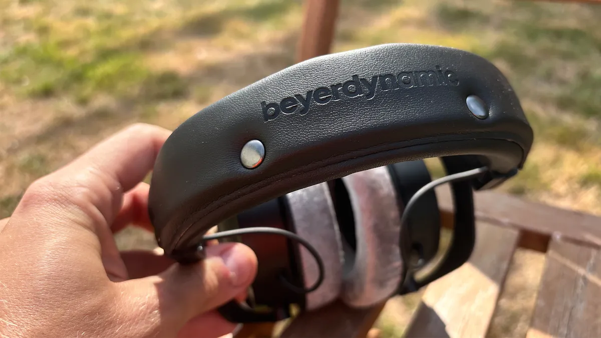 Beyerdynamic DT 990 Pro X 2