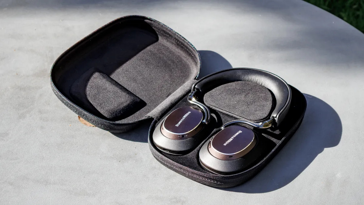 Bowers Wilkins Px8 S2 1