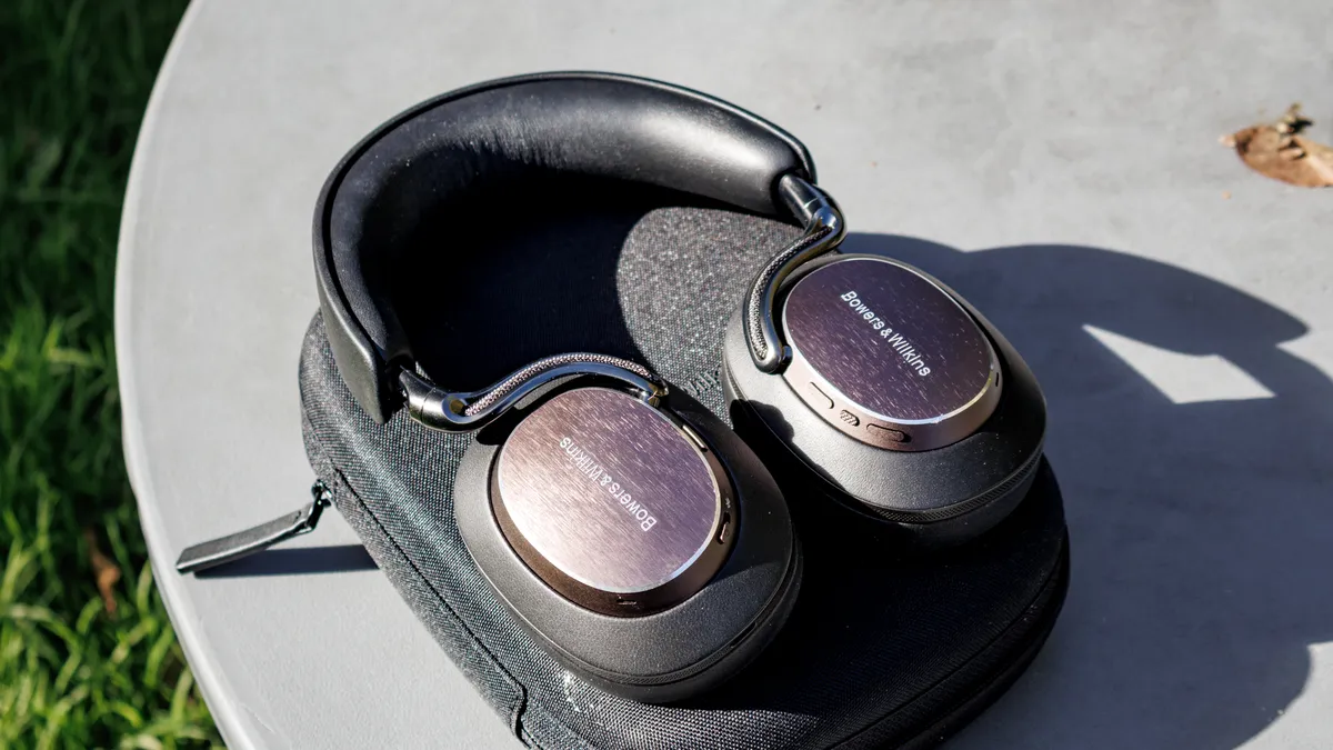 Bowers Wilkins Px8 S2 12