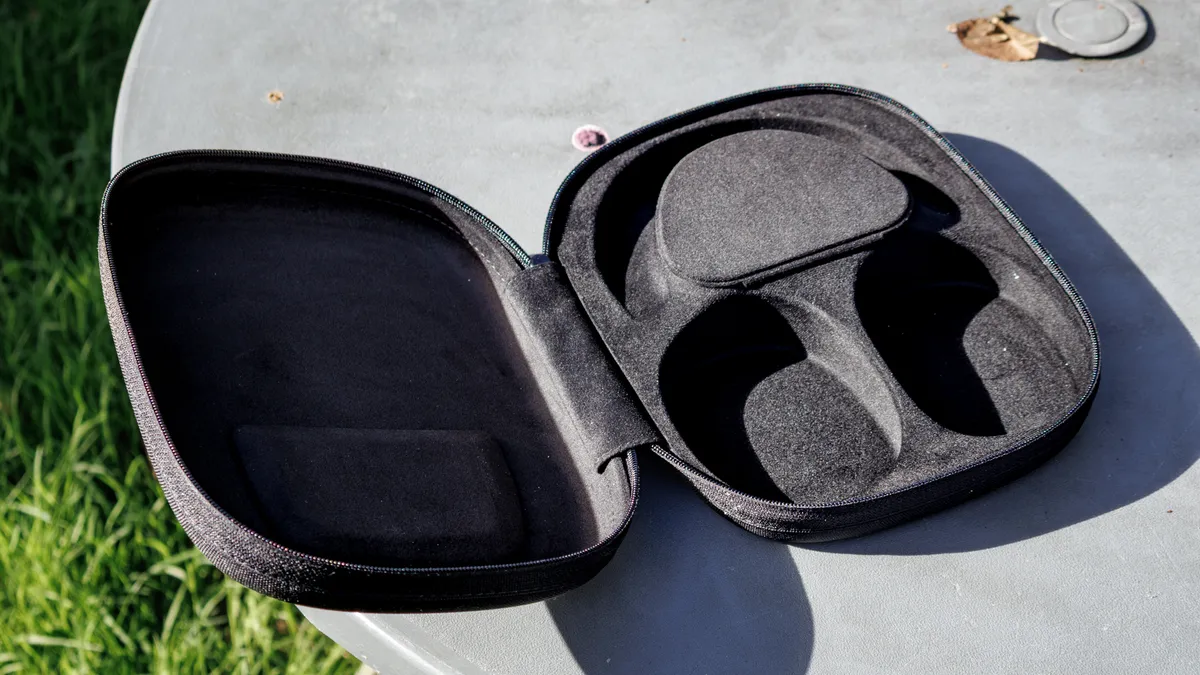 Bowers Wilkins Px8 S2 3