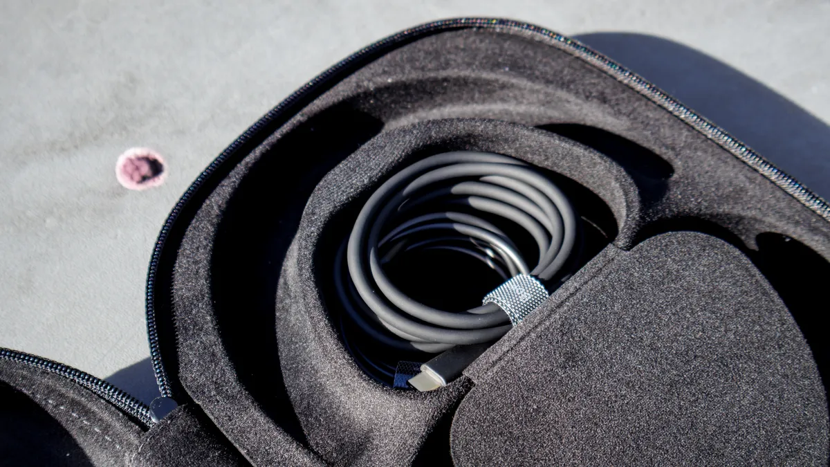 Bowers Wilkins Px8 S2 4