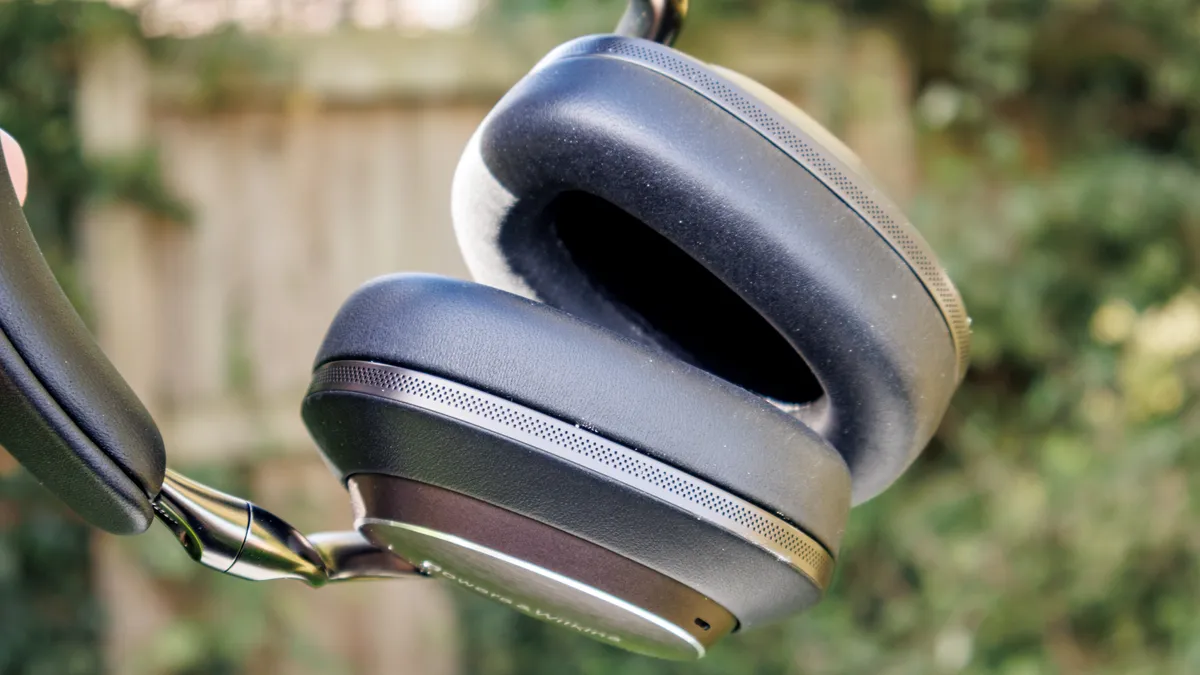 Bowers Wilkins Px8 S2 6