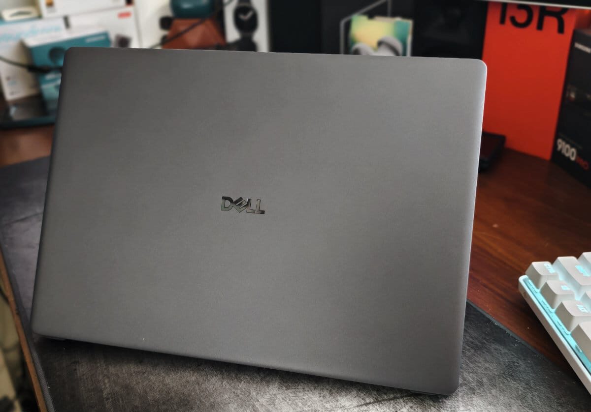 Đánh giá Dell Pro 13 Premium: Một chiếc laptop siêu nhẹ dành cho doanh nhân với sức mạnh siêu bền 14 Dell Pro 13 Premium 1 e1756890243801