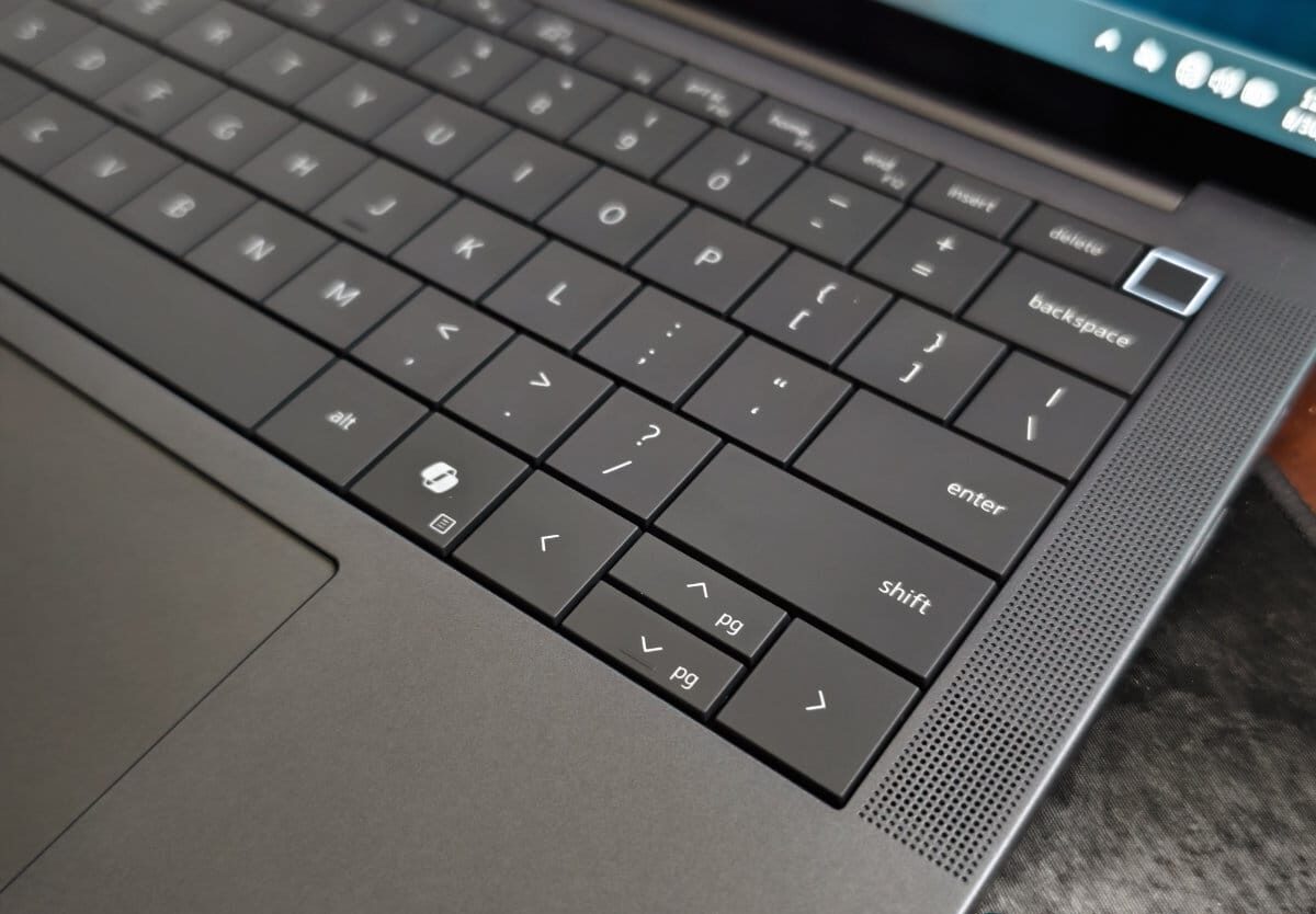 Đánh giá Dell Pro 13 Premium: Một chiếc laptop siêu nhẹ dành cho doanh nhân với sức mạnh siêu bền 19 Dell Pro 13 Premium 6 e1756890468461