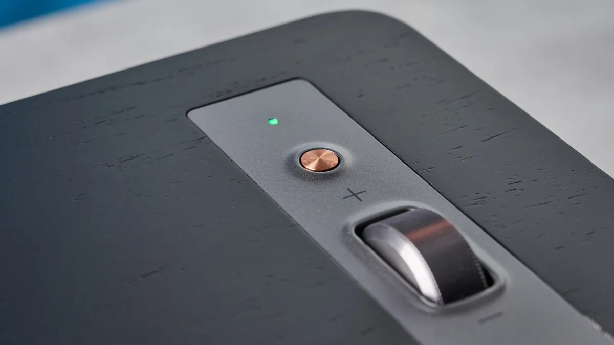 Khám phá Klipsch The One Plus: Loa Bluetooth sang trọng với Bass sâu lắng 19 Klipsch The One Plus 8