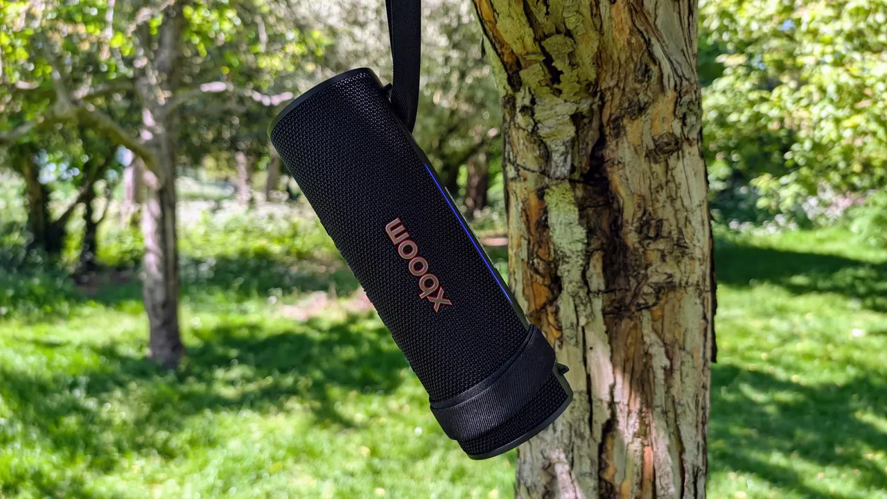 Bùng nổ giai điệu cùng LG Xboom Grab: Nhỏ gọn và mạnh mẽ 9 LG Xboom Grab 1