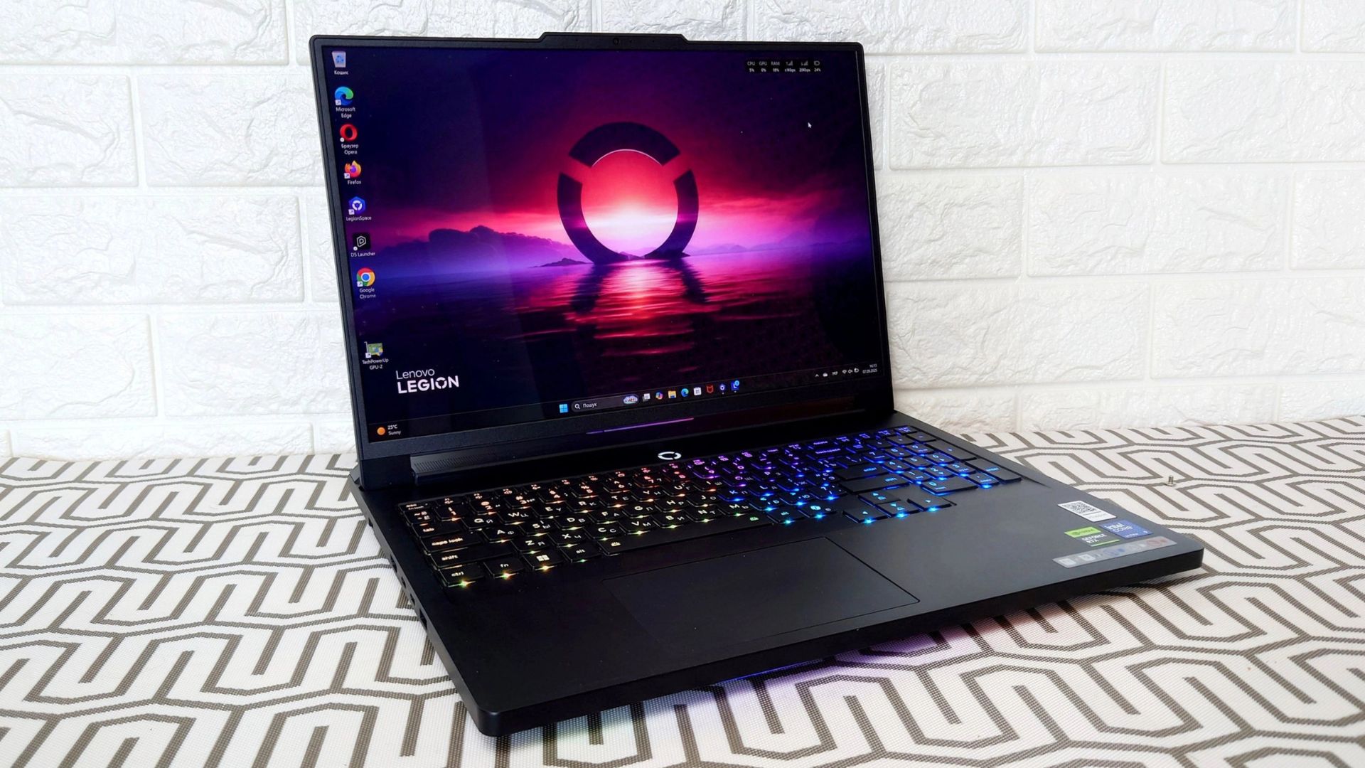 Đánh giá Lenovo Legion Pro 7 16IAX10H: Chiếc laptop gaming hoàn hảo cho game thủ và nhà sáng tạo 1 Lenovo Legion Pro 7 16IAX10H 1