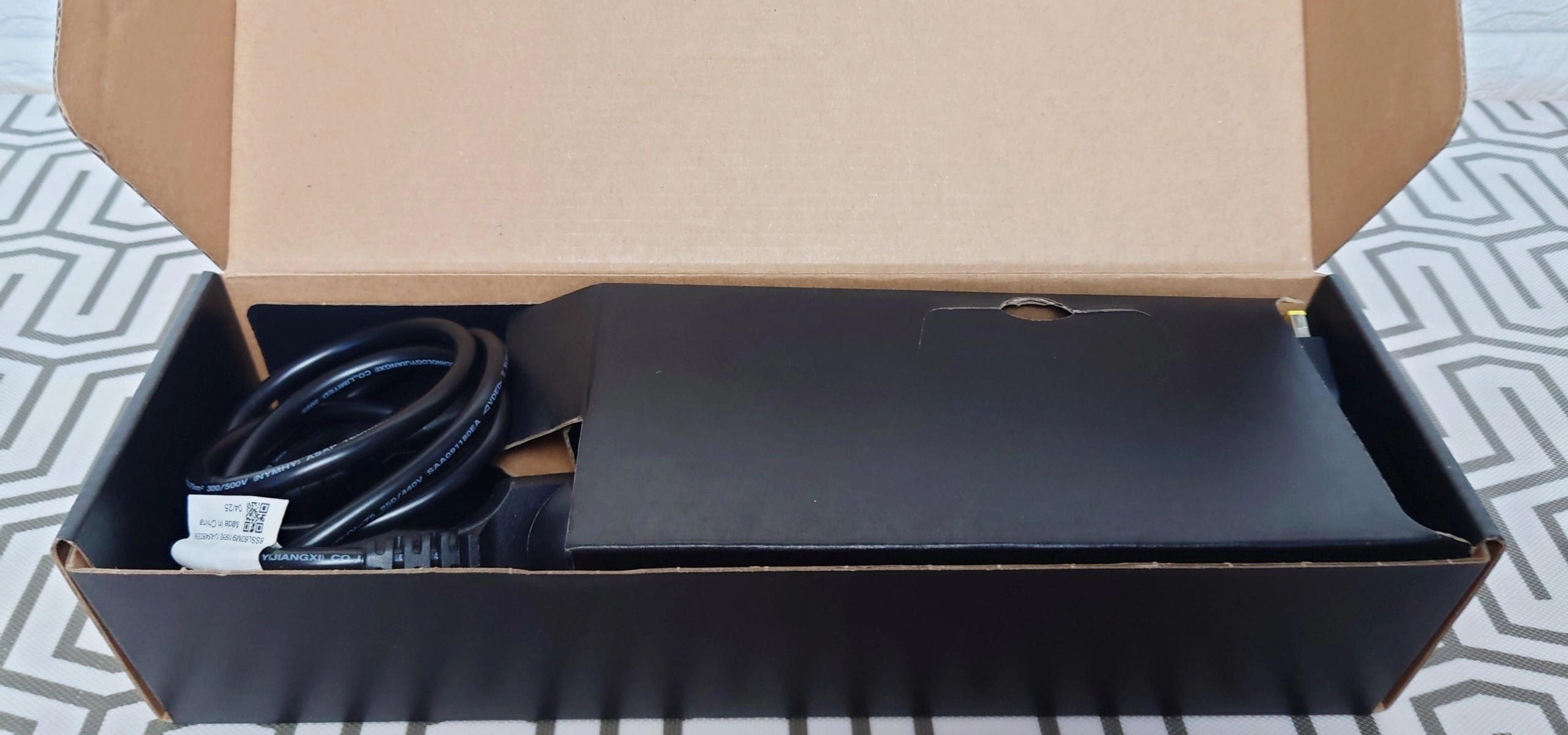 Đánh giá Lenovo Legion Pro 7 16IAX10H: Chiếc laptop gaming hoàn hảo cho game thủ và nhà sáng tạo 36 Lenovo Legion Pro 7 16IAX10H 29