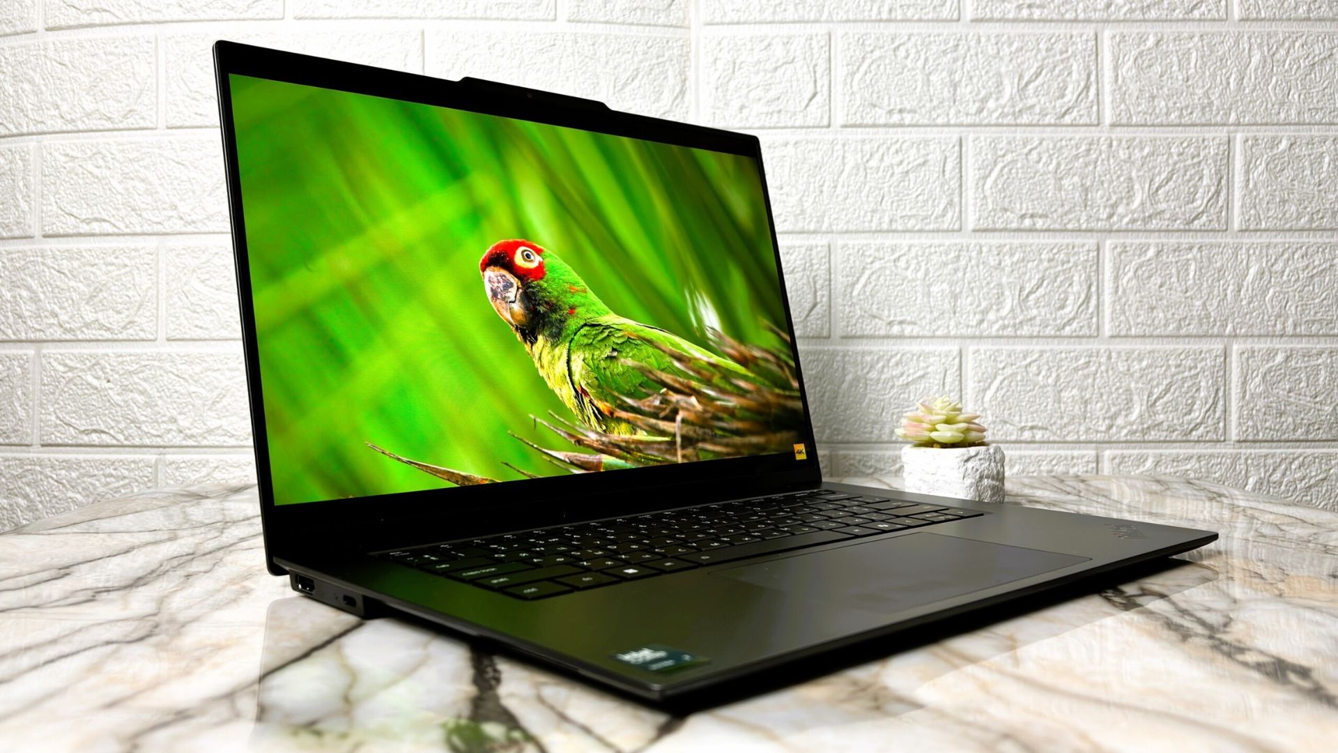Đánh giá Lenovo ThinkPad X9 15 Aura Edition: Tinh tế, mạnh mẽ, màn hình OLED tuyệt đẹp 1 Lenovo ThinkPad X9 15 Aura Edition 2