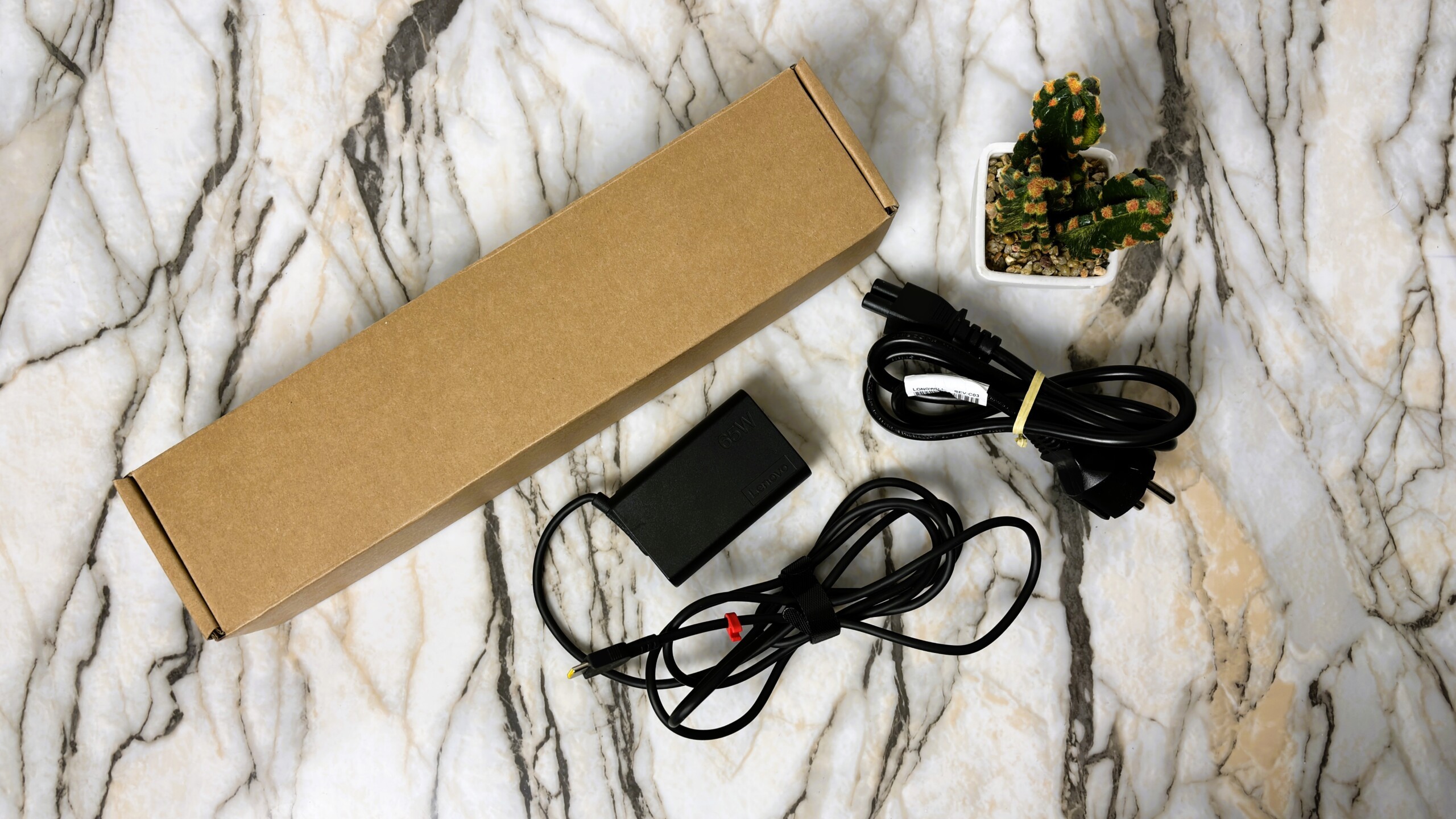 Đánh giá Lenovo ThinkPad X9 15 Aura Edition: Tinh tế, mạnh mẽ, màn hình OLED tuyệt đẹp 32 Lenovo ThinkPad X9 15 Aura Edition 30