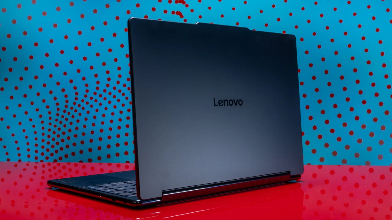 Đánh giá Lenovo Yoga 9i Gen 10 Aura Edition: Vẻ đẹp tinh tế hòa quyện cùng hiệu năng mạnh mẽ và thời lượng pin gần như vô tận. 17 Lenovo Yoga 9i Gen 10 Aura Edition 8