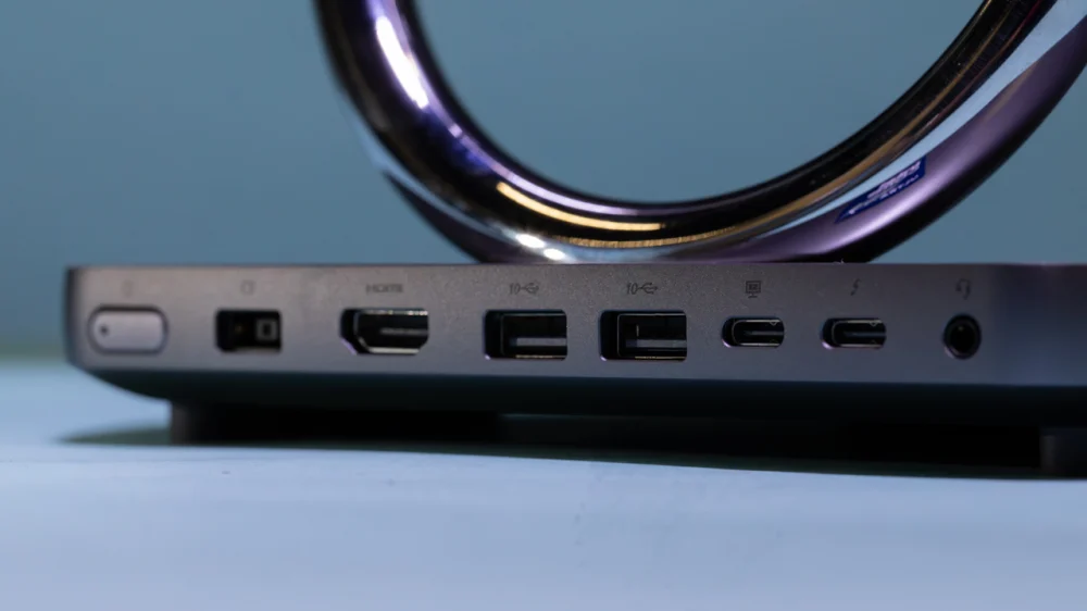 Lenovo Yoga AIO 32i: Hiệu năng mạnh mẽ, thiết kế tinh tế cho Studio tại gia 11 Lenovo Yoga AIO 32i 5