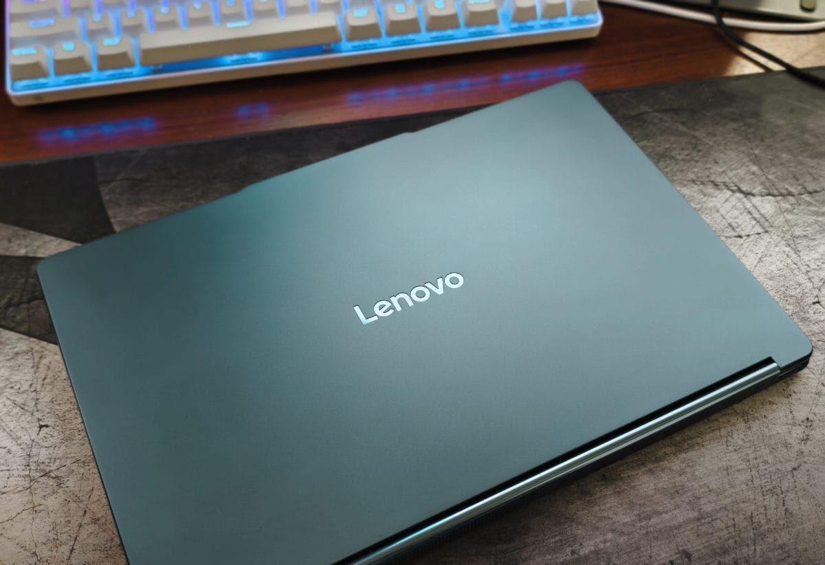 Lenovo Yoga Book 9i Dual Display 1 e1756888251243