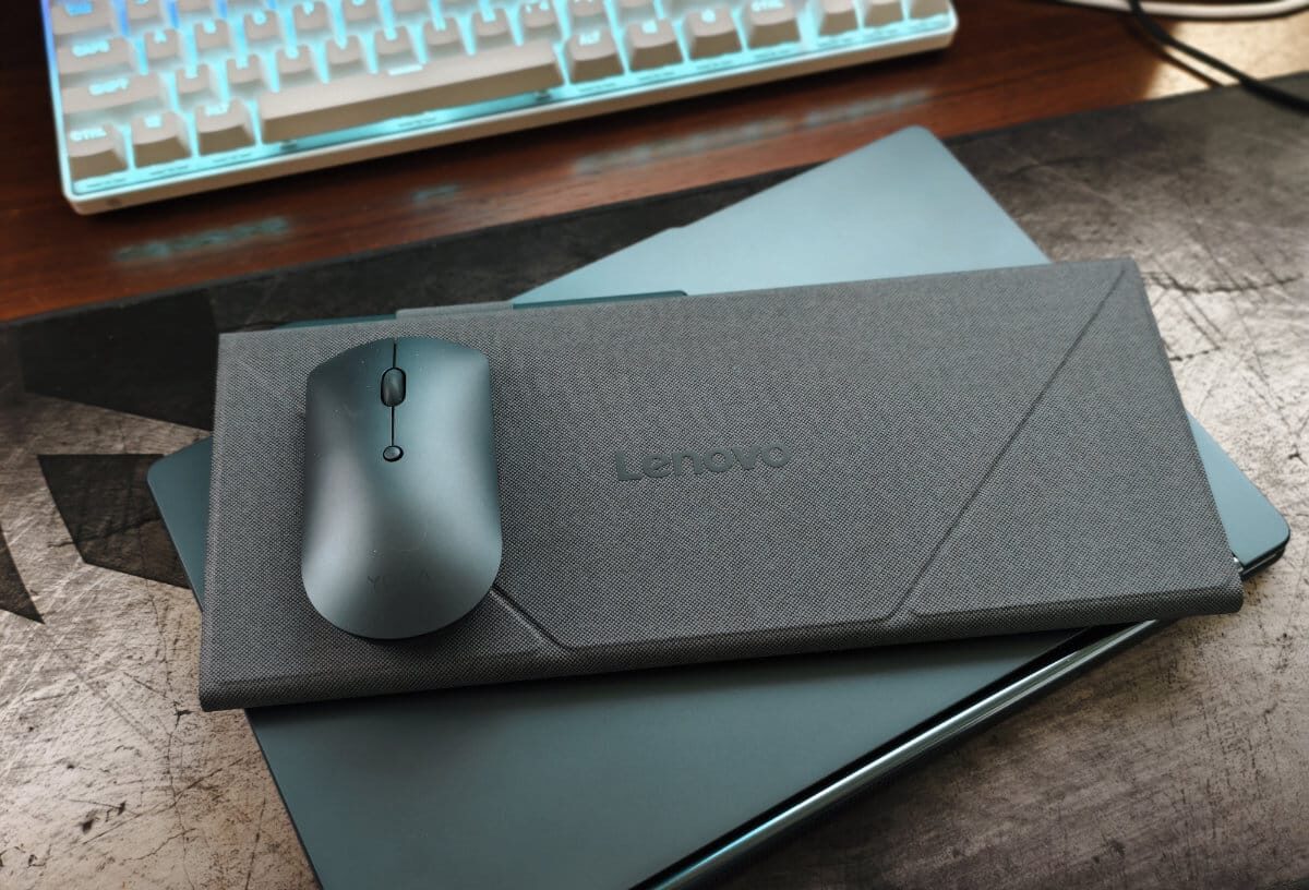 Lenovo Yoga Book 9i Dual Display 4 e1756888403618