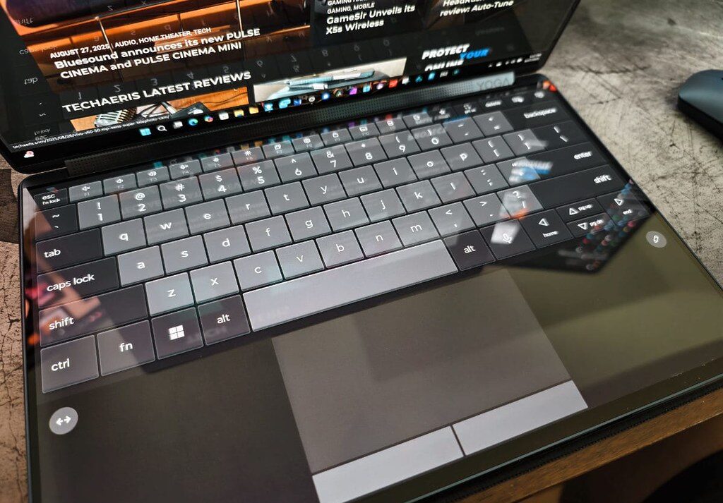 Trải nghiệm Lenovo Yoga Book 9i: Laptop 2 màn hình độc đáo, hiệu năng mạnh mẽ 15 Lenovo Yoga Book 9i Dual Display 6 e1756888534387