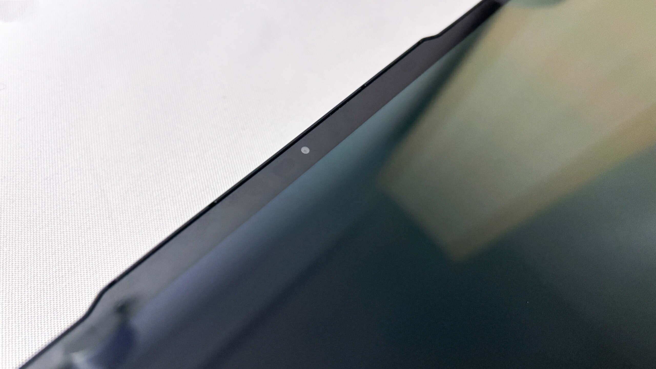 Đánh giá Lenovo Yoga Pro 7 14ASP9: Màn hình OLED 120Hz "bùng nổ" màu sắc, hiệu năng AI vượt trội 61 Lenovo Yoga Pro 7 14ASP9 24