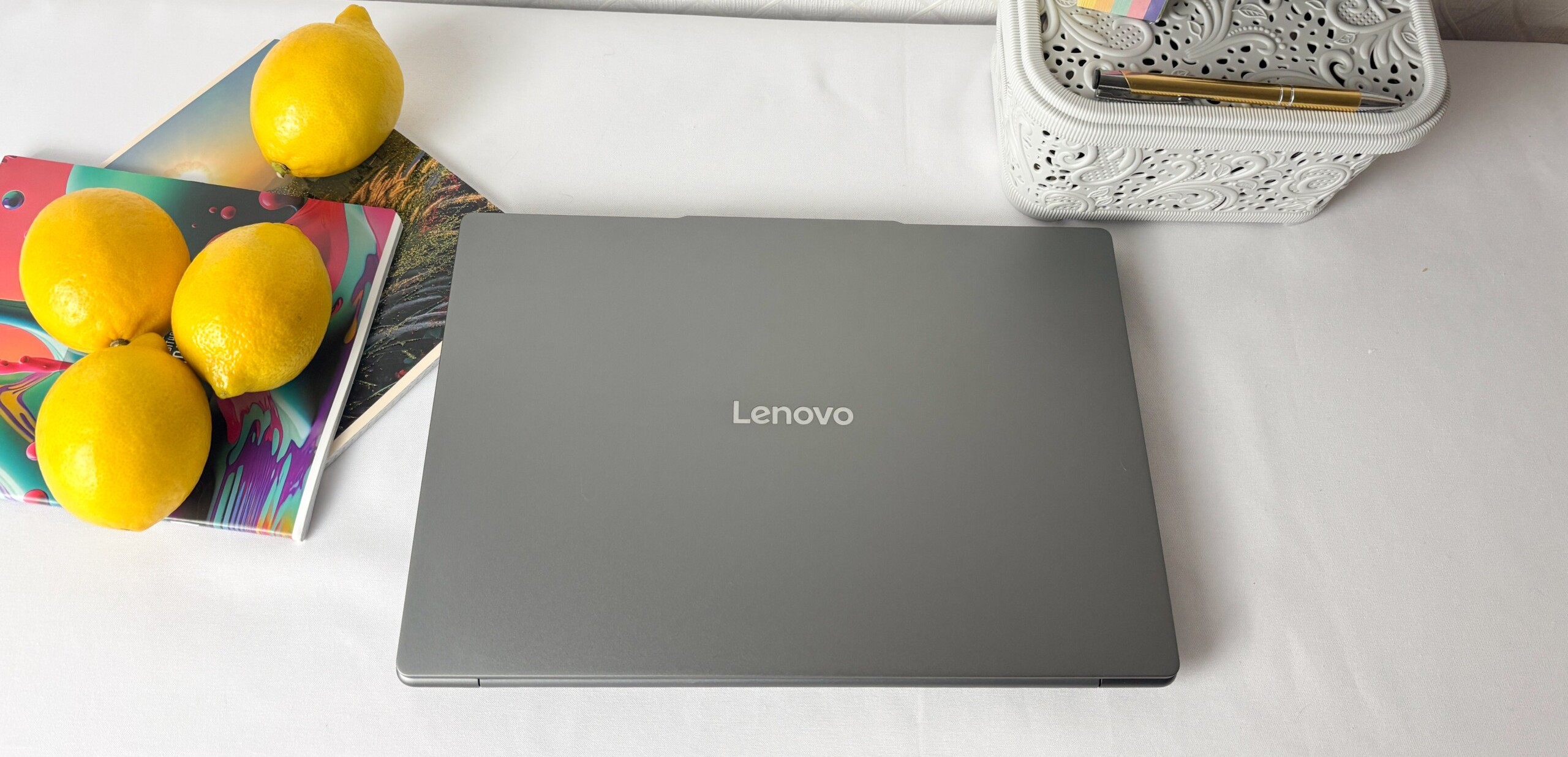 Đánh giá Lenovo Yoga Pro 7 14ASP9: Màn hình OLED 120Hz "bùng nổ" màu sắc, hiệu năng AI vượt trội 49 Lenovo Yoga Pro 7 14ASP9 35