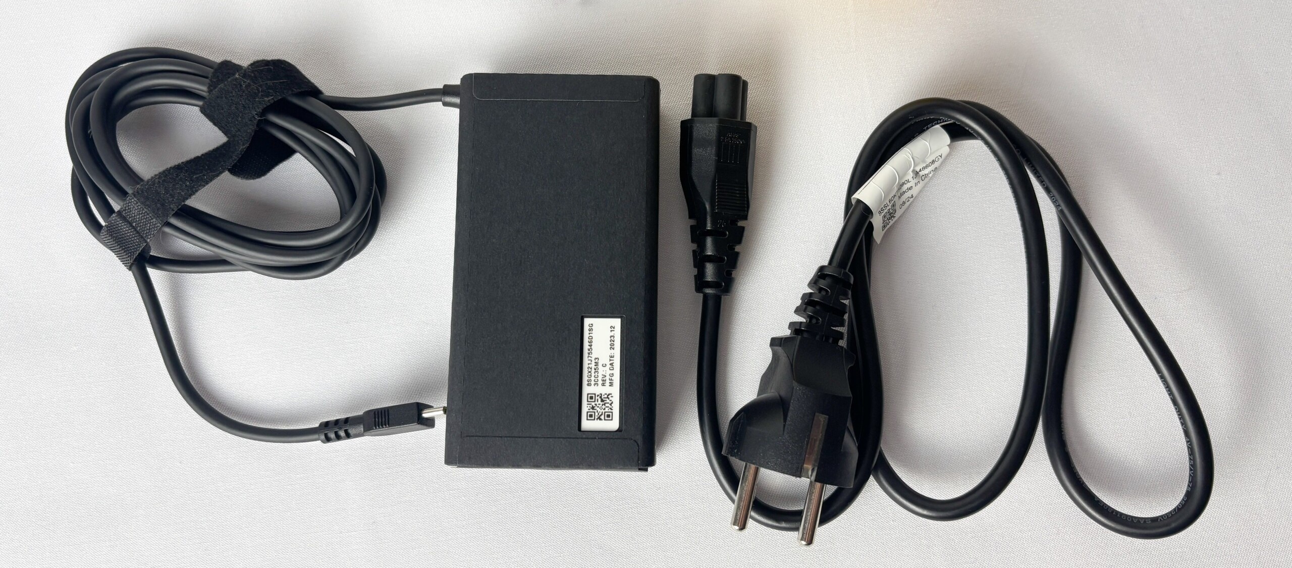 Đánh giá Lenovo Yoga Pro 7 14ASP9: Màn hình OLED 120Hz "bùng nổ" màu sắc, hiệu năng AI vượt trội 45 Lenovo Yoga Pro 7 14ASP9 39