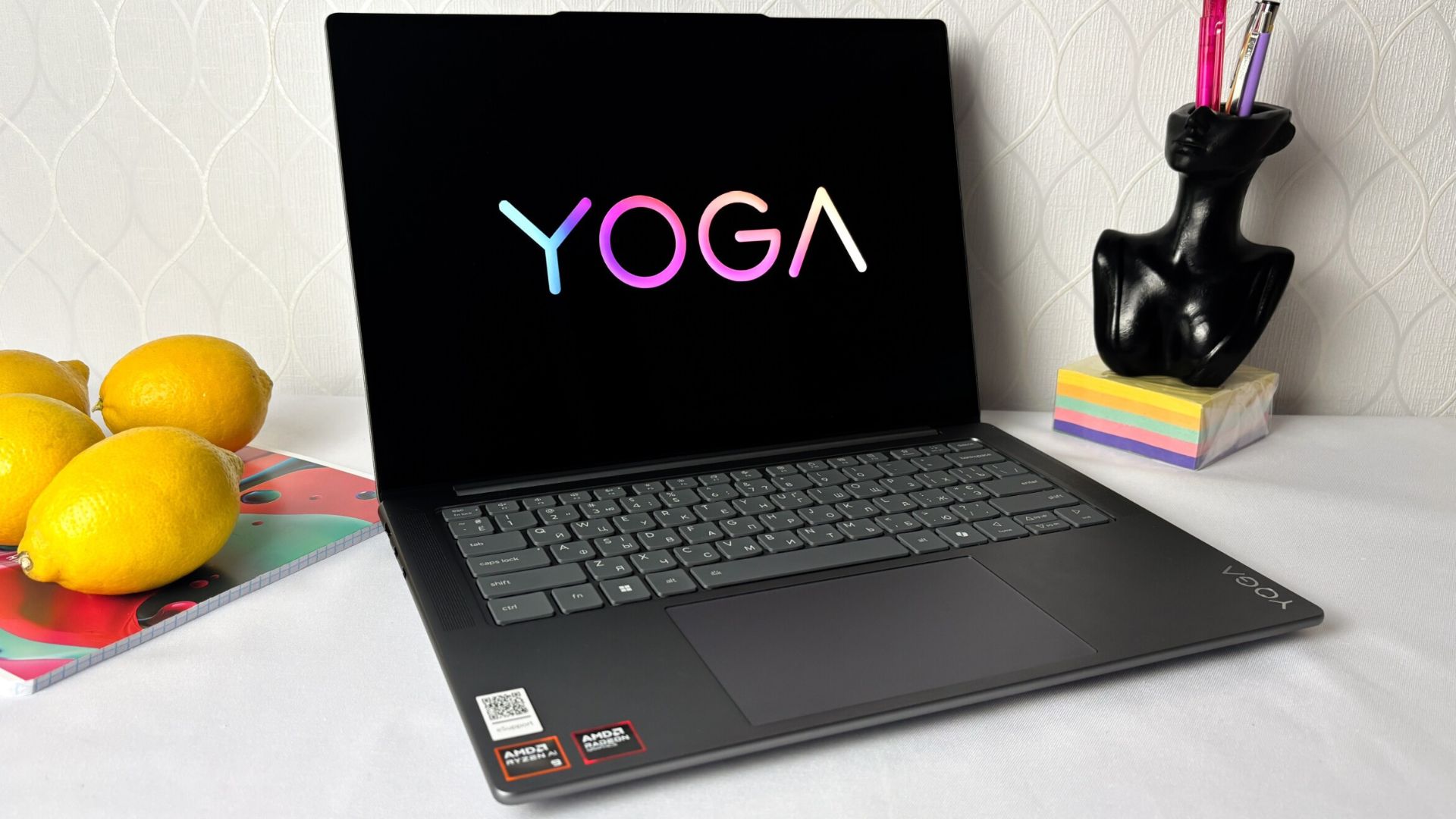 Đánh giá Lenovo Yoga Pro 7 14ASP9: Màn hình OLED 120Hz "bùng nổ" màu sắc, hiệu năng AI vượt trội 1 Lenovo Yoga Pro 7 14ASP9 41
