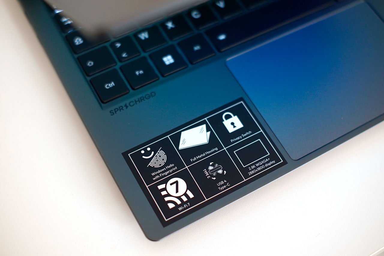 Đánh giá Medion SPRCHRGD 14 S1 Elite (MD62636): Có xứng đáng là laptop Copilot+ PC tốt nhất? 32 Medion SPRCHRGD 14 S1 Elite MD62636 1