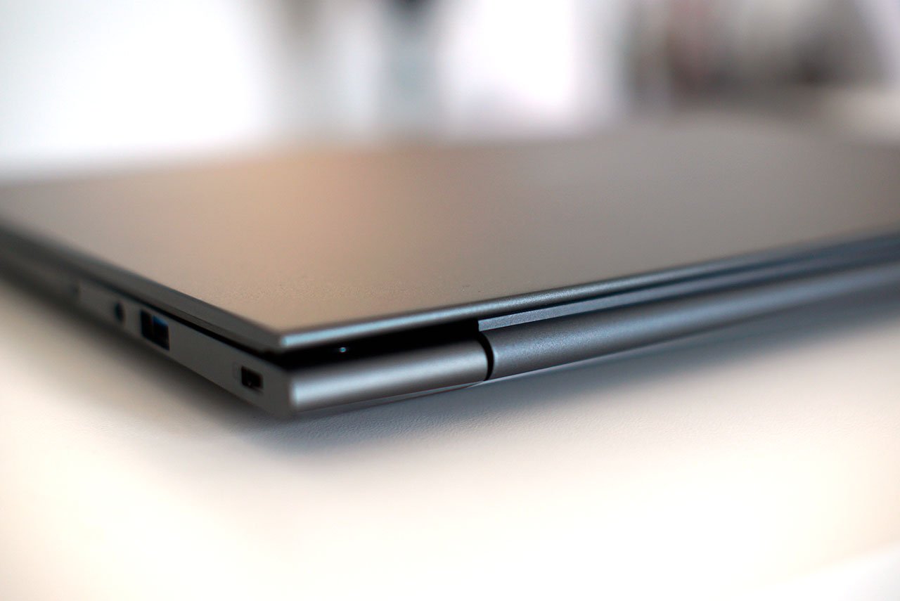 Đánh giá Medion SPRCHRGD 14 S1 Elite (MD62636): Có xứng đáng là laptop Copilot+ PC tốt nhất? 19 Medion SPRCHRGD 14 S1 Elite MD62636 12