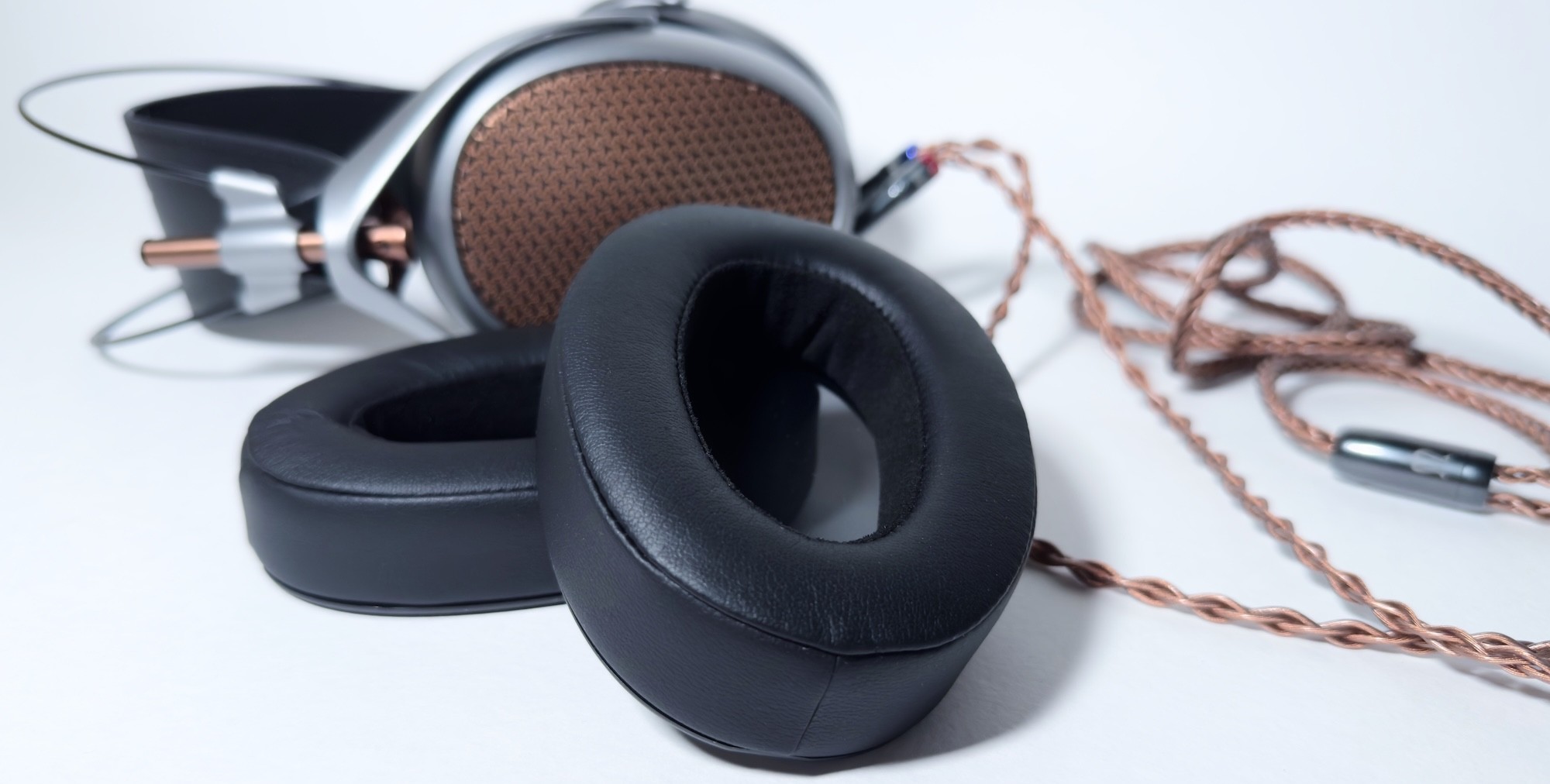 Đánh giá Meze Poet: Khi nghệ thuật và công nghệ hòa quyện trong một chiếc tai nghe 29 Meze Poet 3