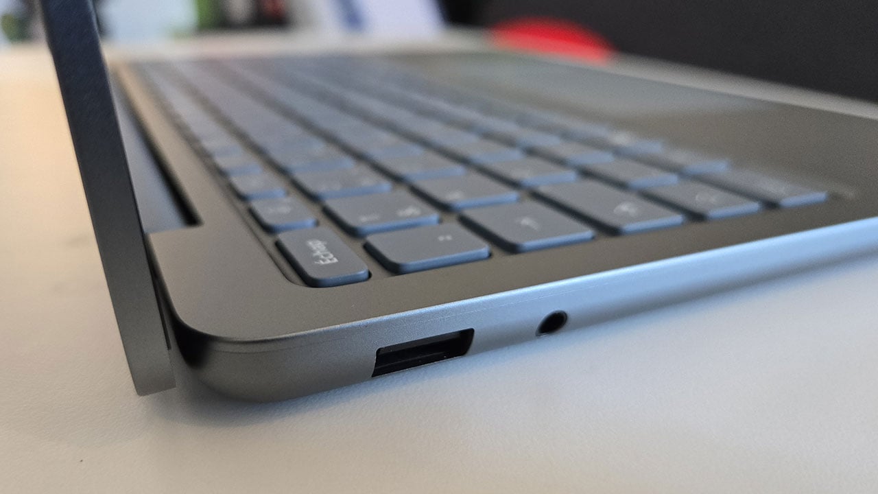 Đánh giá Microsoft Surface Laptop 13 (2025): Thiết kế đỉnh cao và thời lượng pin vượt trội, nhưng liệu đã đủ? 19 Microsoft Surface Laptop 13 2025 10