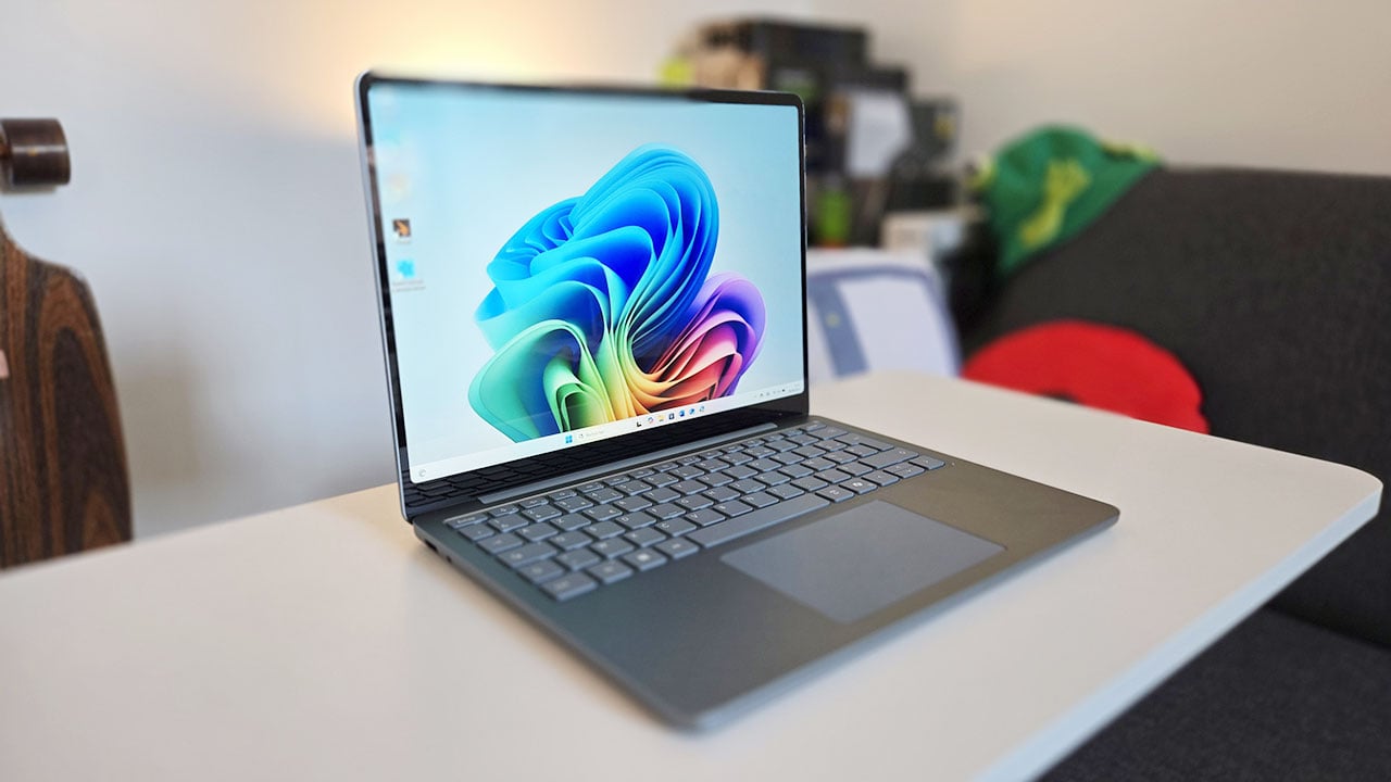 Đánh giá Microsoft Surface Laptop 13 (2025): Thiết kế đỉnh cao và thời lượng pin vượt trội, nhưng liệu đã đủ? 16 Microsoft Surface Laptop 13 2025 13