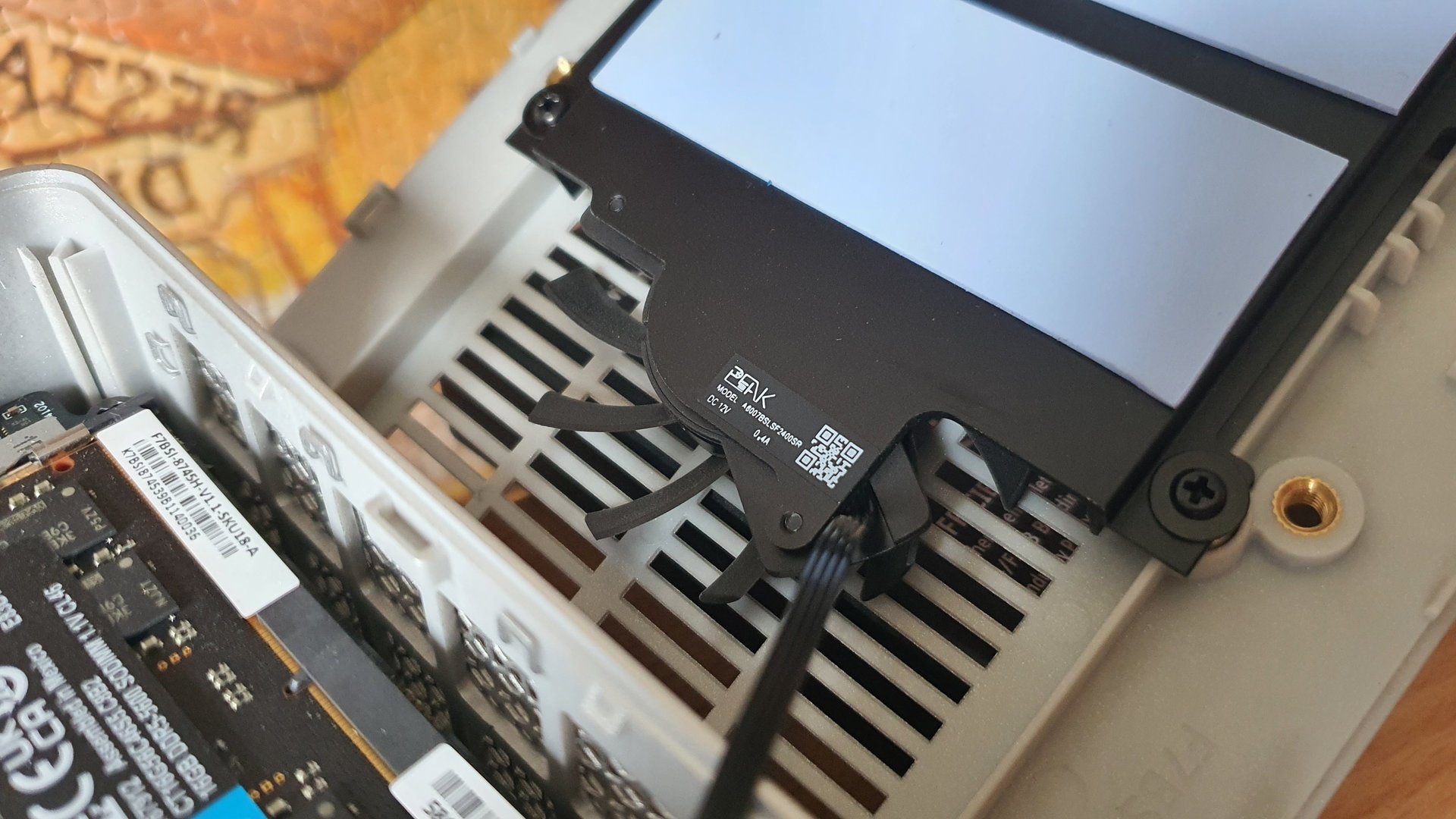 Minisforum UM870 Slim 3