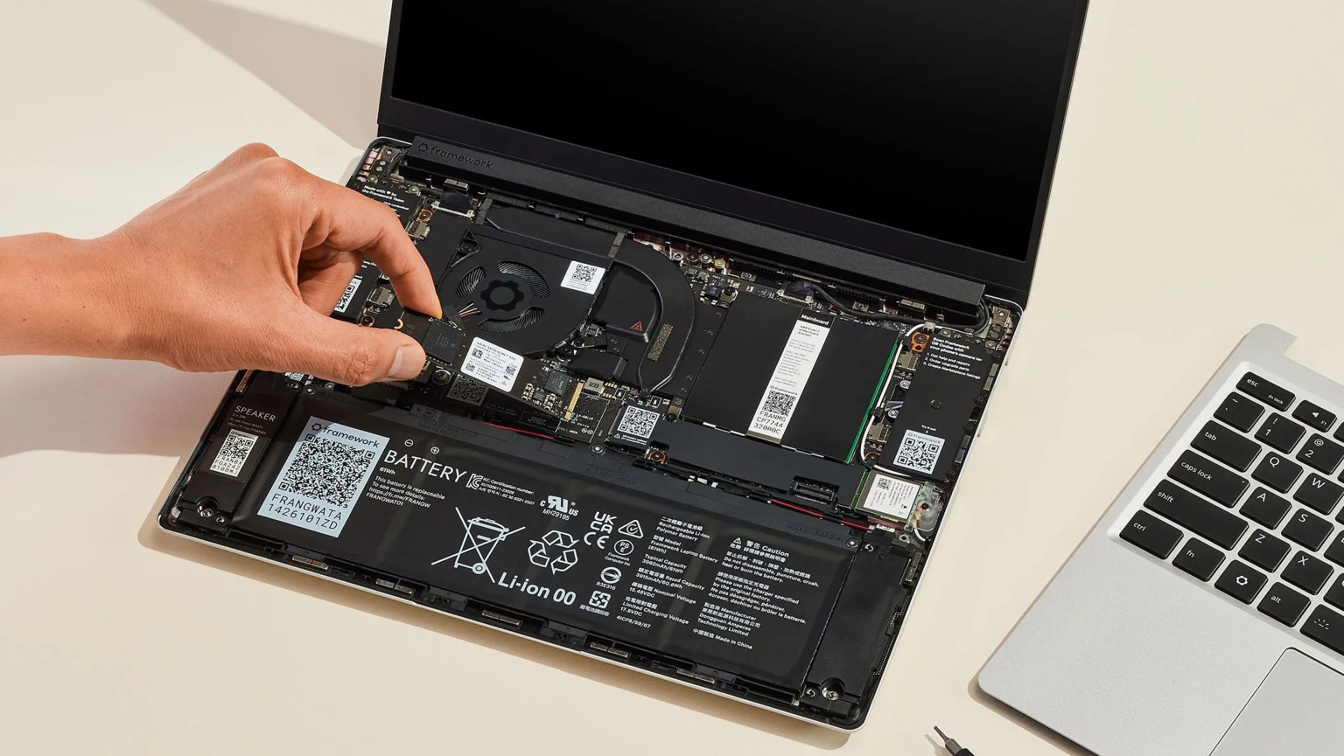 Những ý tưởng nâng cấp laptop vào năm 2025: Biến máy cũ thành máy mới! 1 Nhung y tuong nang cap laptop 1