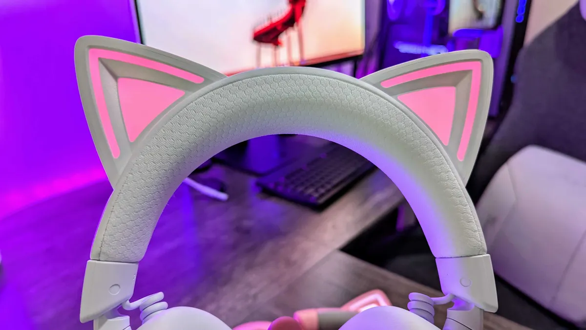 Razer Kraken Kitty V3 Pro 7