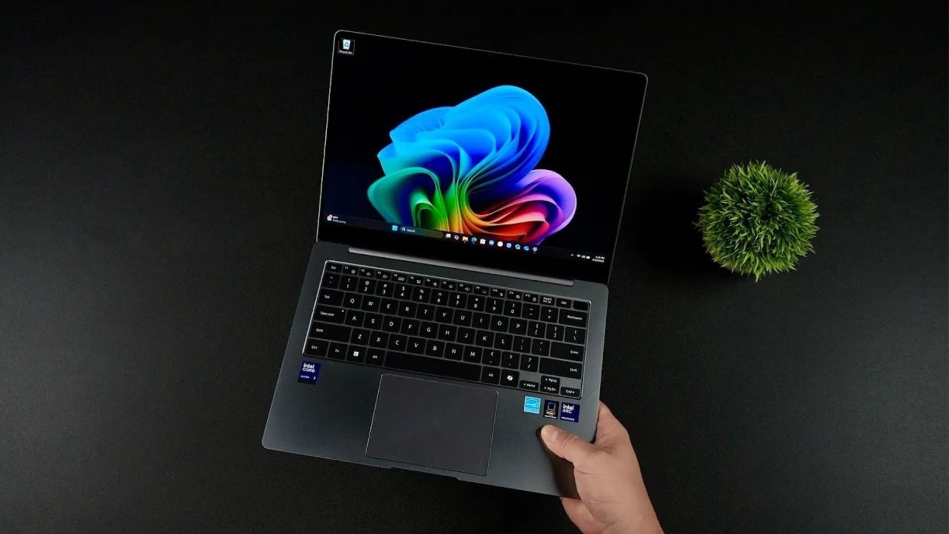 Đánh giá Samsung Galaxy Book5 Pro (Intel Core Ultra 5 226V): Sang trọng, thanh lịch và mượt mà 1 Samsung Galaxy Book5 Pro 1 1