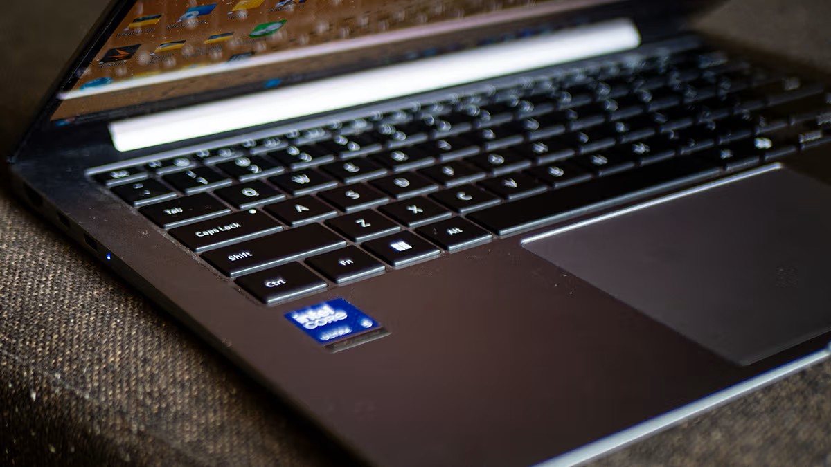 Đánh giá Samsung Galaxy Book5 Pro (Intel Core Ultra 5 226V): Sang trọng, thanh lịch và mượt mà 23 Samsung Galaxy Book5 Pro 18 1