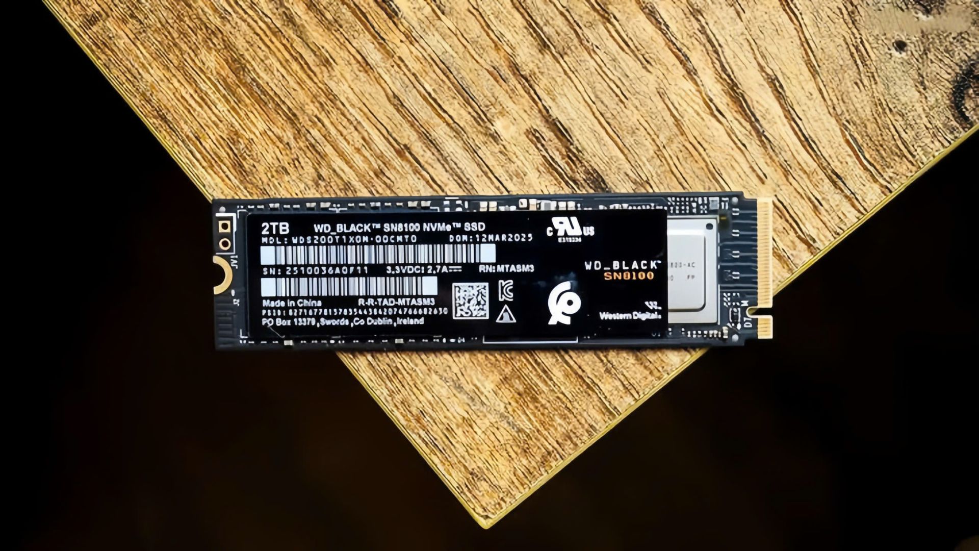 Đánh giá SanDisk WD Black SN8100 (2TB): SSD nhanh nhất thế giới cho game thủ và nhà sáng tạo 1 SanDisk WD Black SN8100 2TB 2