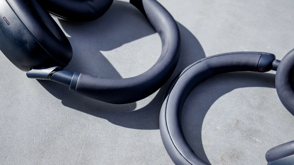 Sony WH 1000XM6 so voi WH 1000XM5 4