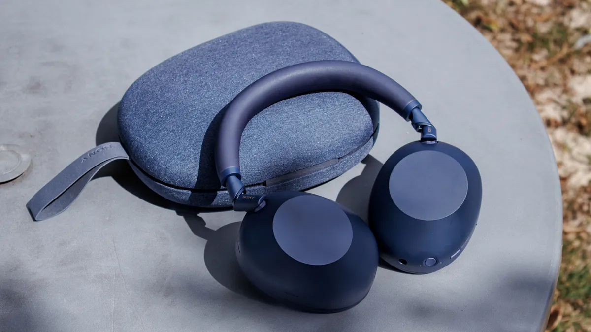 Sony WH 1000XM6 so voi WH 1000XM5 5