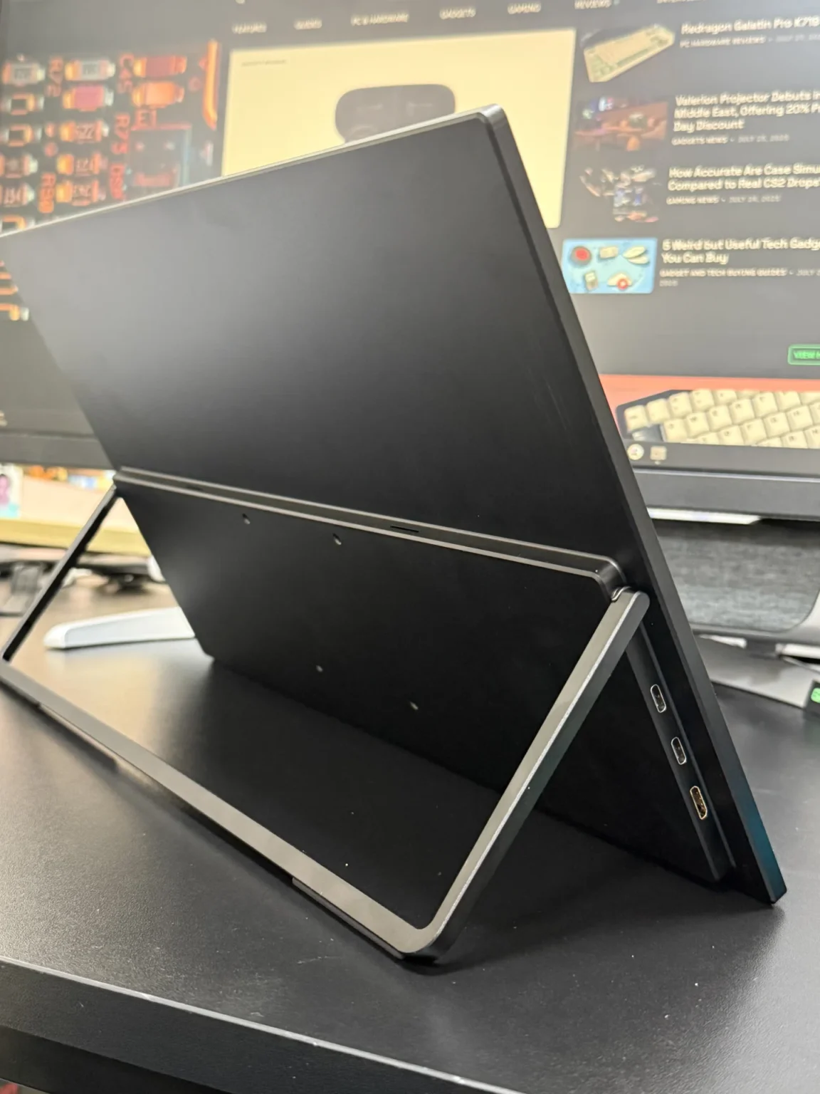 Đánh giá Uperfect UColor J5: Màn hình di động 4K HDR sắc nét cho mọi nhu cầu 19 Uperfect UColor J5 6